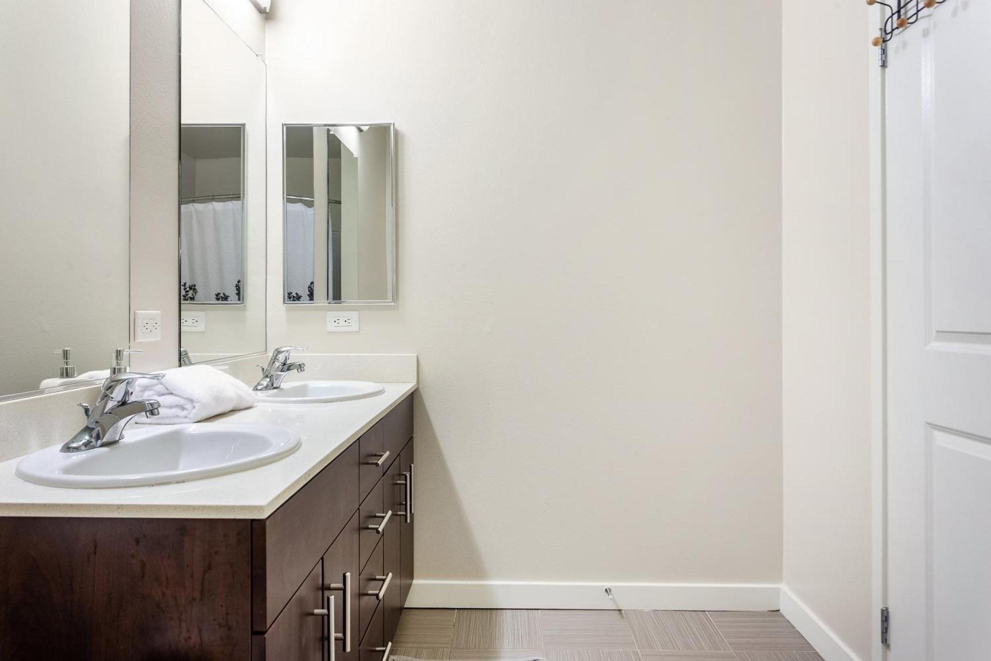 Luxury 2 Bedrooms 2 Bathrooms With Pool And Gym Los Angeles Exterior photo